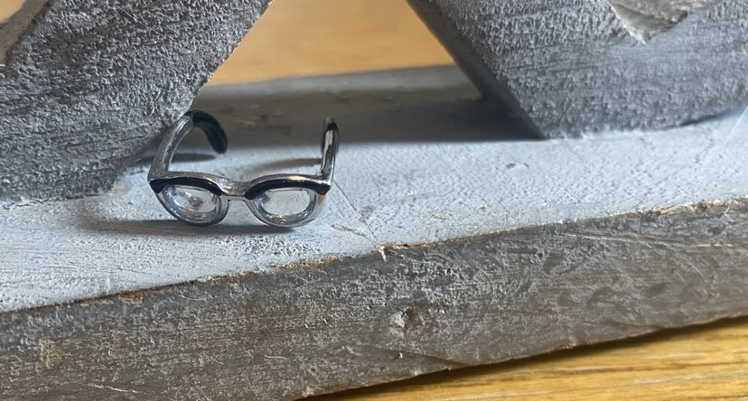 Unusual Black And Silver Glasses Ring