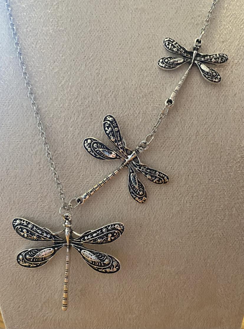 Gorgeous Bohemian Necklace With 3 Dragonfly Pendants Attached To The Chain