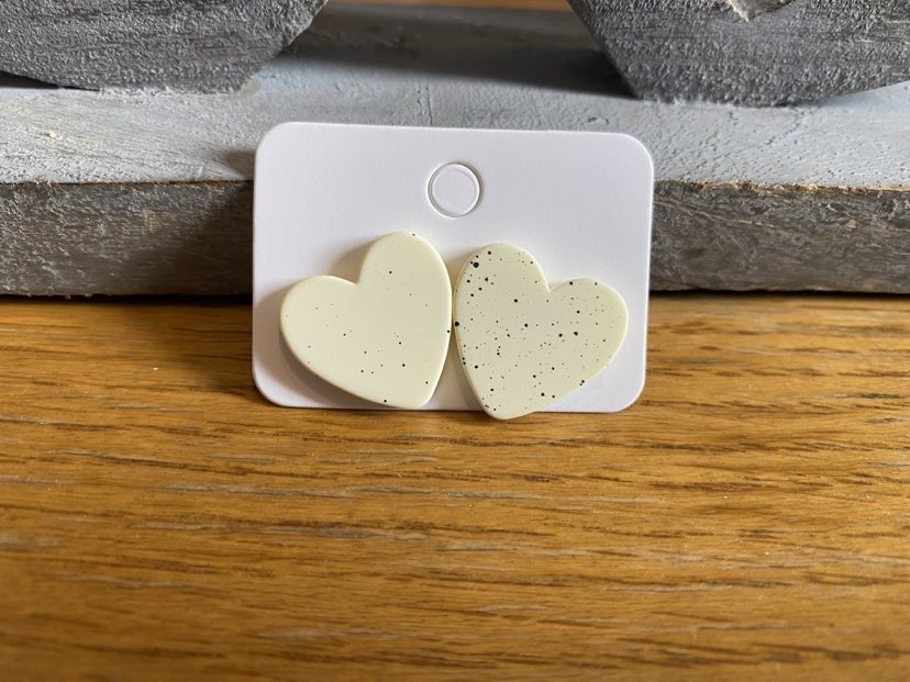 Eggshell Resin Heart Shaped Studs