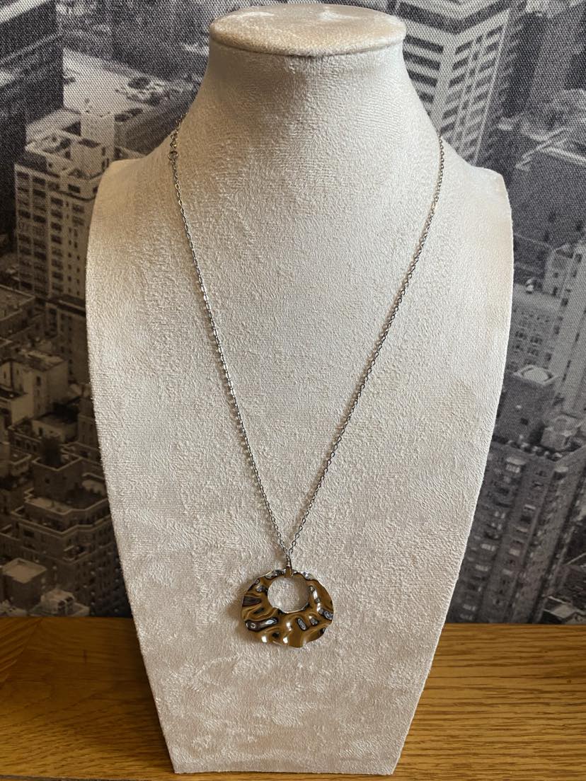 Stunning Stainless Steel Geometric Round Pendant On A Silver Coloured Chain