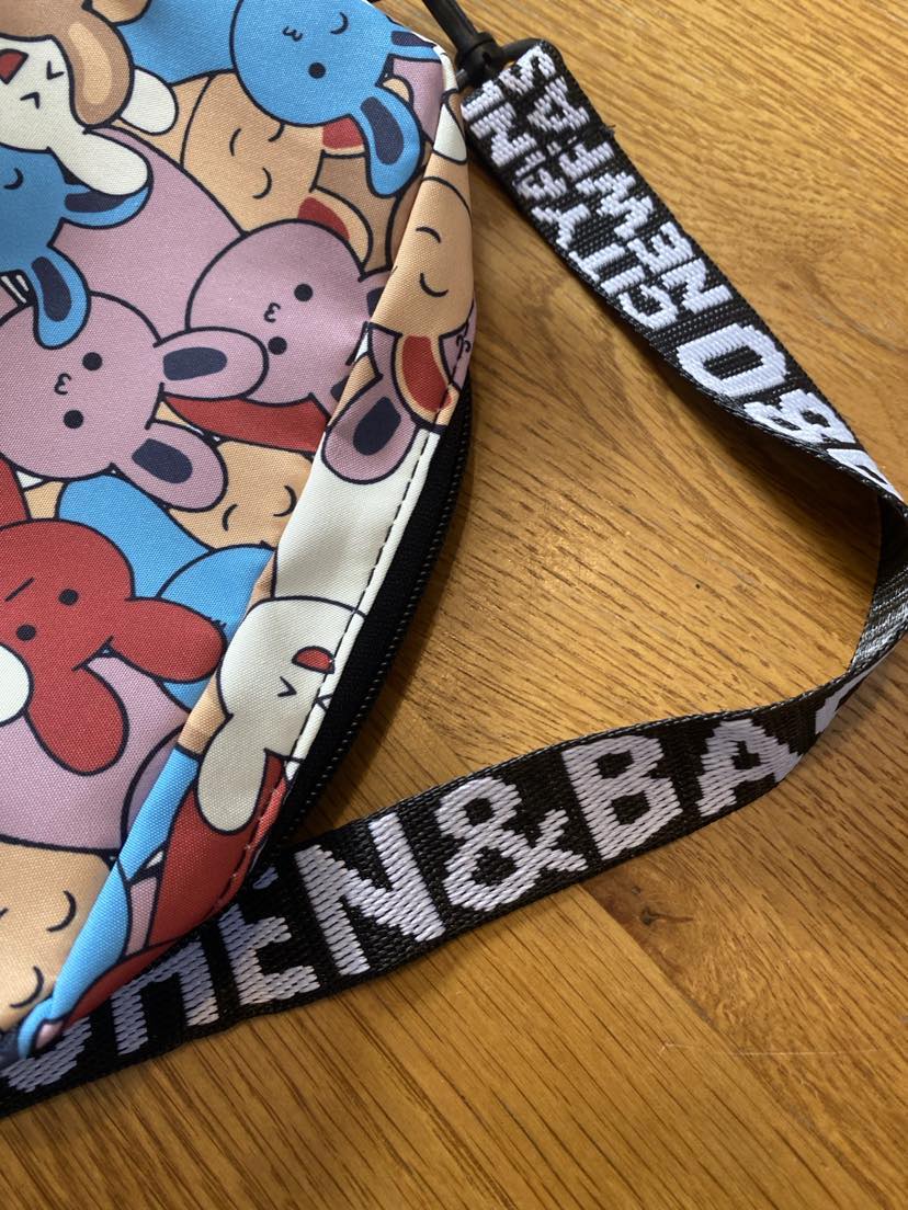 Crossbody bag with a bunny design