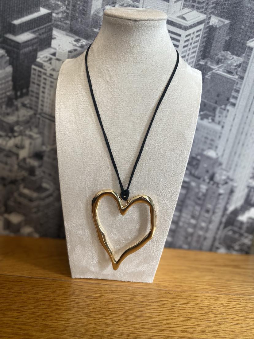 Exaggerated Hollow Heart Necklace - Gold