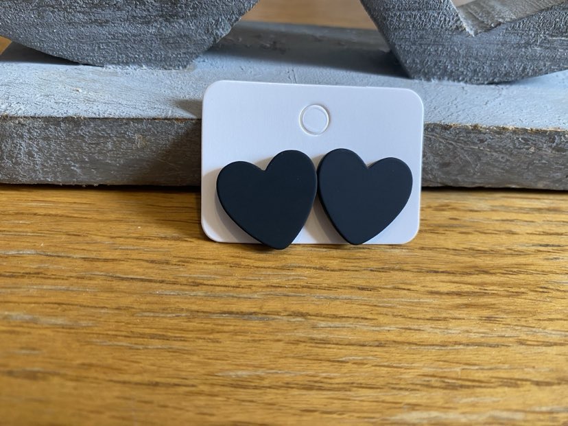 Black Heart Shaped Resin Studs
