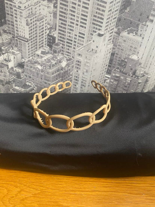 Beige Coloured Hairband In A Chain Effect pattern
