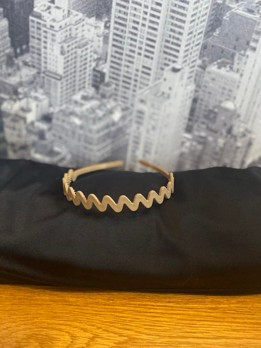 Beige Coloured Hairband In A Zig-Zag design