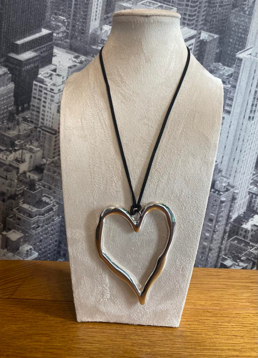 Exaggerated Hollow Heart Necklace - Silver Colour