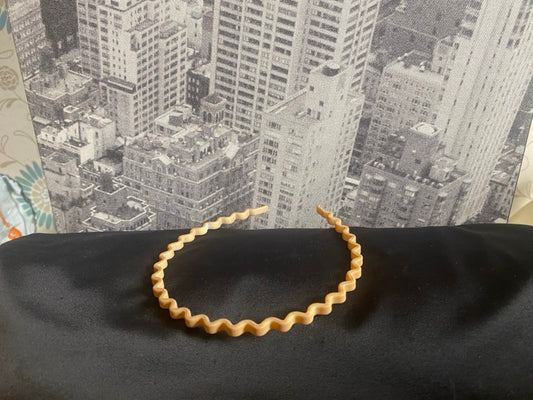 Beige Coloured Thin Hairband In A Zig-Zag Design