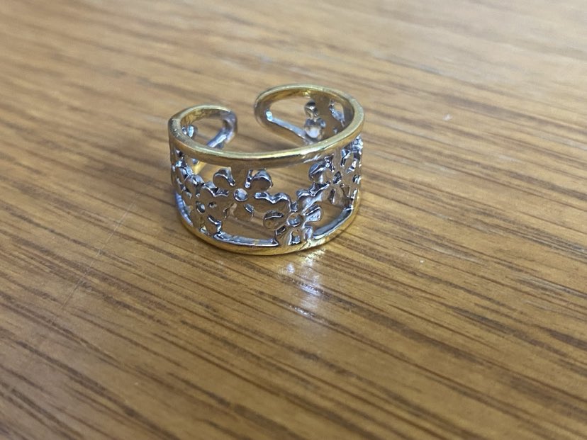 Chunky Daisy Pattern Adjustable Ring
