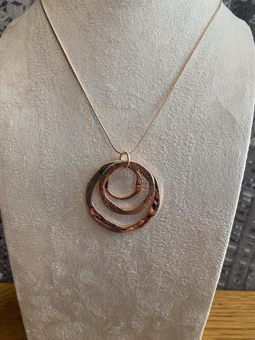 Rose Gold 3 Ring Pendant Necklace