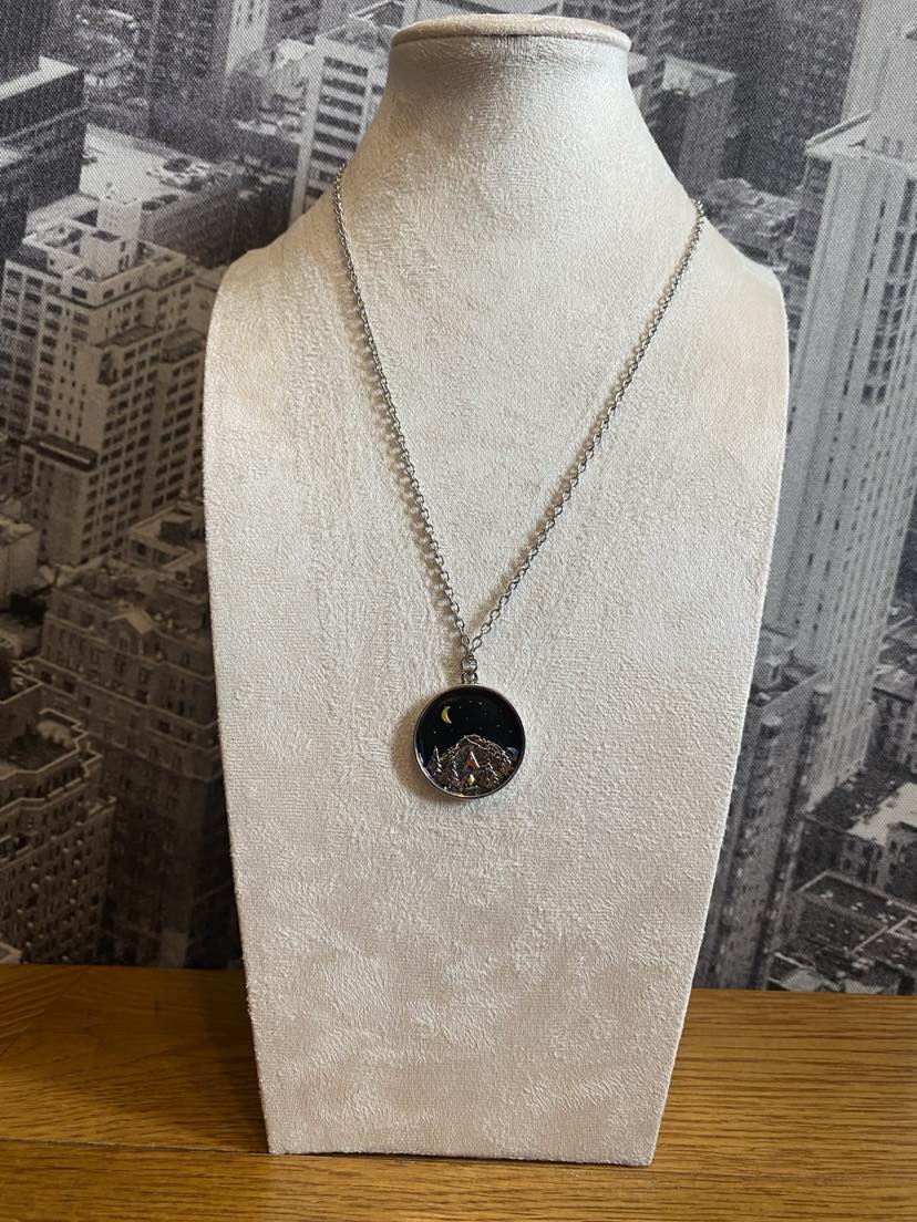 Round Mountain Scene Pendant